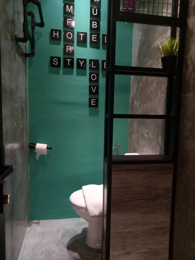 Tube Hotel Klebang Melaka المظهر الخارجي الصورة
